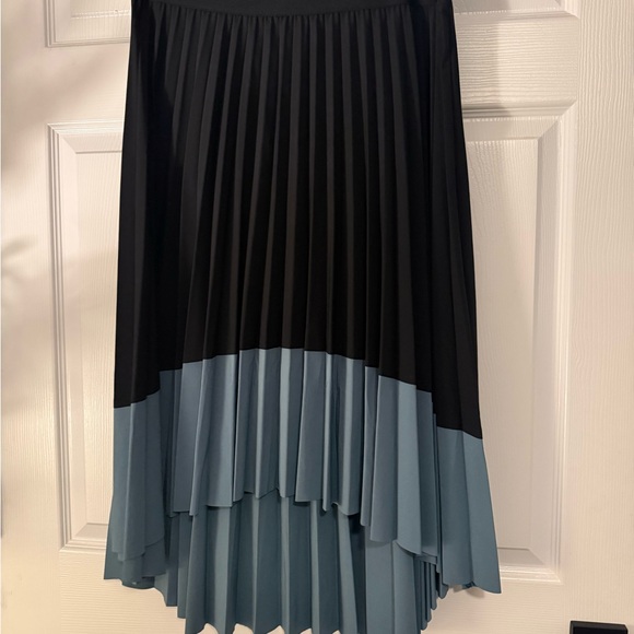 Athleta Black and Blue Midi swing Skirt - Picture 3 of 6